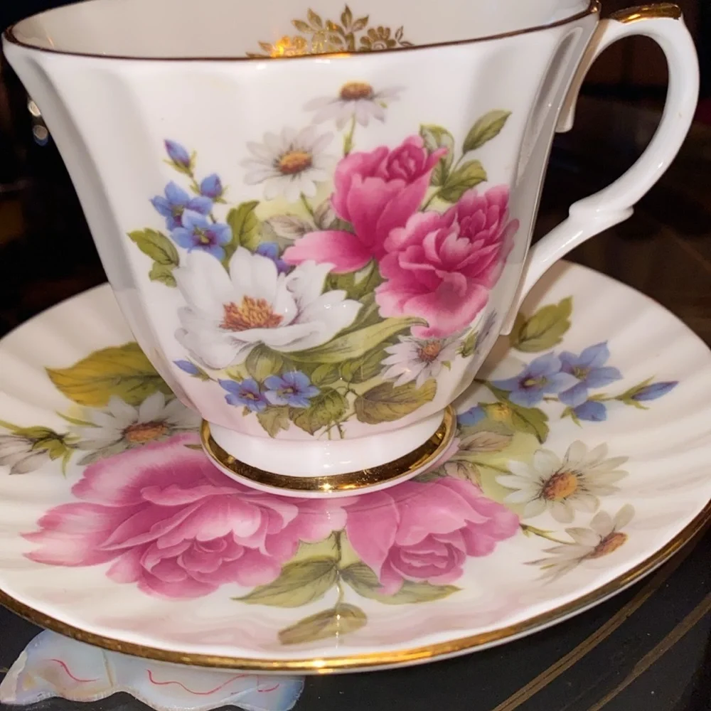 Antique Duchess Tea cup and saucer England Fine bone china Pink and White Roses